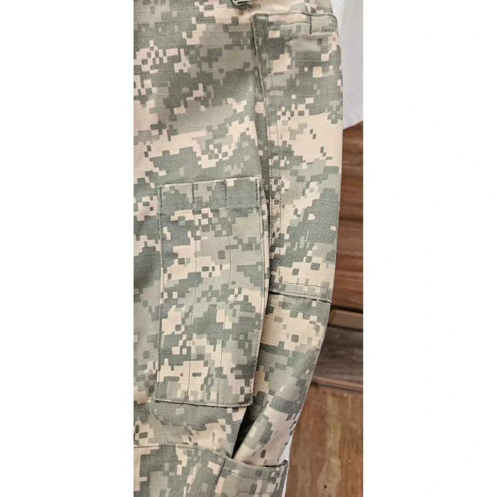 US Army ACU Digital Camo Combat Uniform Coat Jacket Small Short Sergeant Medical